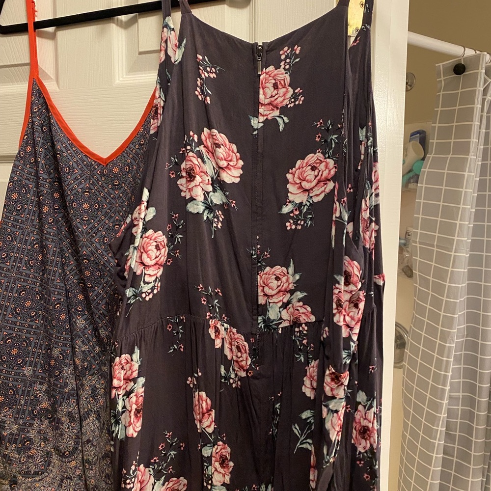 Torrid flowy floral tank